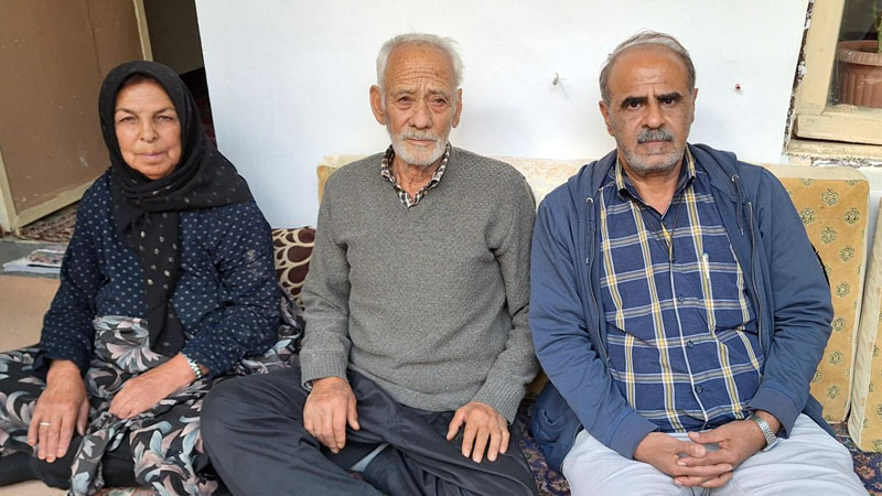 دیدار اعضای انجمن نجات با خانواده عباس گل ریزان اسیر در کمپ آلبانی