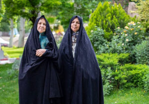 پیام تبریک سال نو فاطمه و طاهره گل ریزان به برادرشان عباس گل ریزان