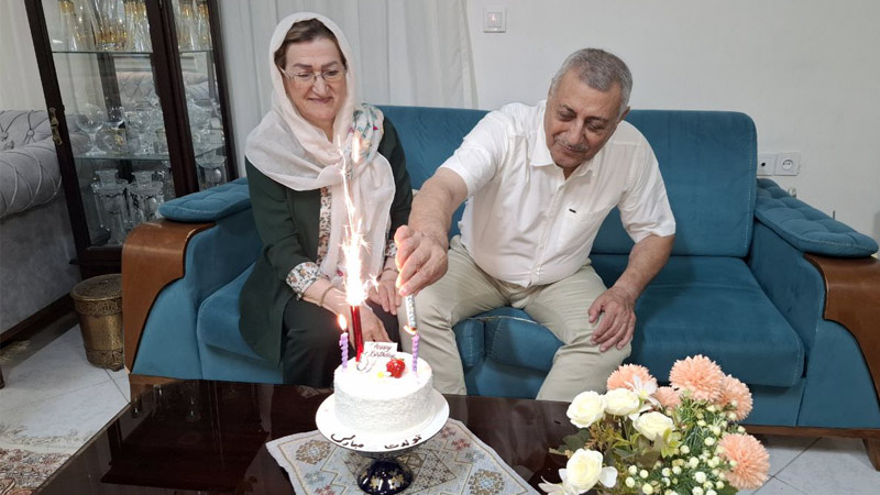 اعضای انجمن نجات گیلان در کنار برادر اسماعیل پورحسن به مناسبت تولد ایشان