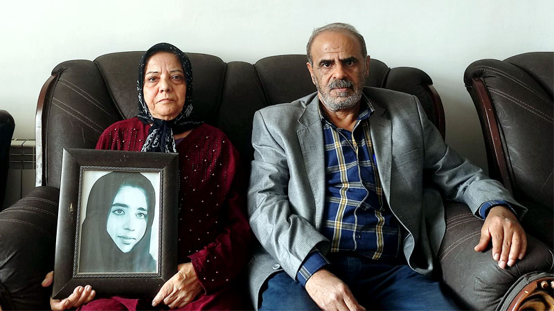 دیدار اعضای انجمن نجات اراک با مادر پروانه ربیعی