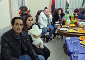 دورهمی اعضای انجمن نجات آلبانی به مناسبت تولد فرزندان علی هاجری