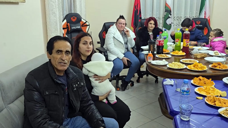 دورهمی اعضای انجمن نجات آلبانی به مناسبت تولد فرزندان علی هاجری