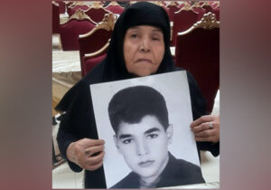 سه دهه است که سران مجاهدین نمی گذارند با پسرم ارتباط داشته باشم