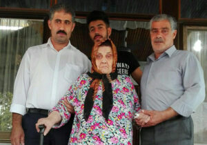 دیدار از یک خانواده چشم انتظار و عیادت مادر