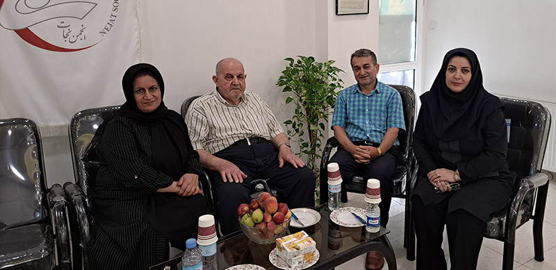 خانواده های حسینی و مبرهن از انجمن نجات گیلان