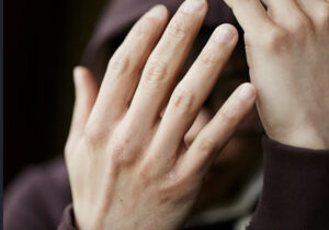 گروه تروریستی مجاهدین افراد جویای کار را فریب داده است