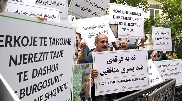 گزارش انجمن نجات از تجمع خانواده های اعضای گرفتار در فرقه رجوی در مقابل دفتر صلیب سرخ بین المللی