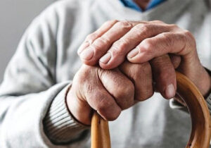 این پدر هیچ مطالبه‌ای جز یک خواسته انسانی ندارد