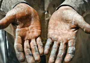 تزویر و سیاه نمایی فرقه رجوی برای روز کارگر و معلم