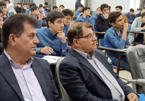 گفت و شنود اعضای انجمن نجات خوزستان با دانش آموزان دبیرستان امام علی