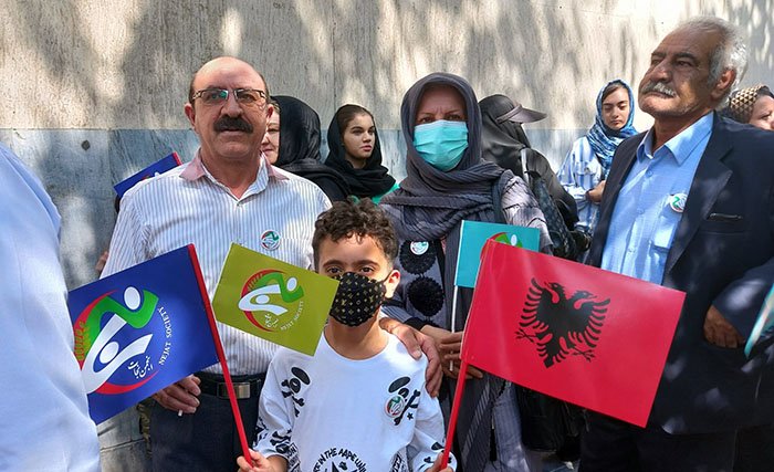 خانواده های لرستانی در تجمع مقابل سفارت ترکیه