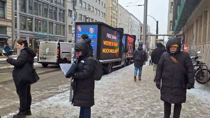 تبلیغات مجاهدین خلق در برلین