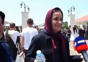 دامونا تعاونی، درگیر با حجاب بانان رجوی