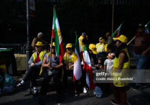 شرکت در تجمع مجاهدین: انگیزه‌ها و جذب قشر آسیب‌پذیر