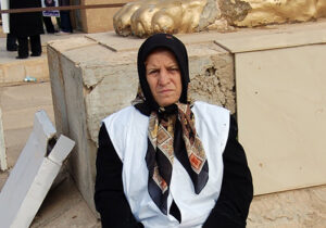 خاطرات مادر محمد جعفر نجفی از روزهای تحصن پشت سیاج های کمپ اشرف