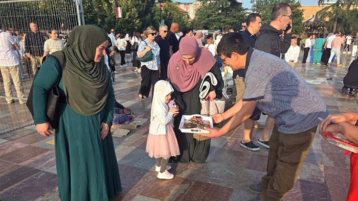 فعالیت‌های اعضای انجمن نجات آلبانی در عید قربان