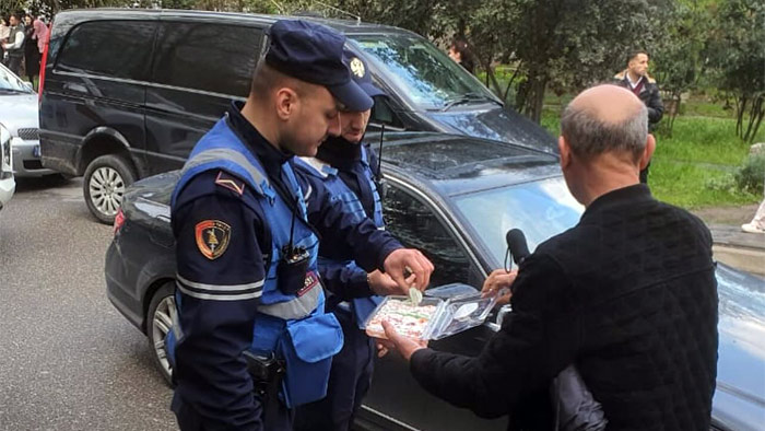 انجمن نجات آلبانی در جشن عید فطر