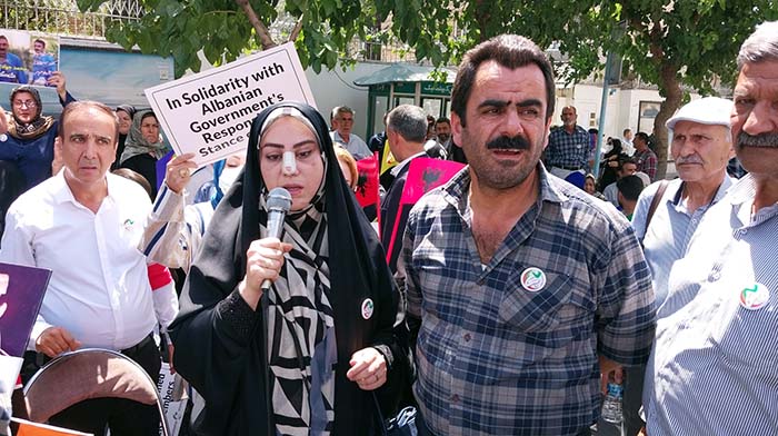 خانواده های گیلانی مقابل سفارت ترکیه