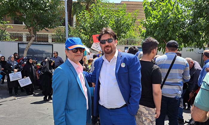 خانواده های گیلانی مقابل سفارت ترکیه