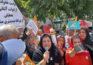 فریادهای دادخواهی ثریا عبداللهی در گردهمایی انجمن نجات