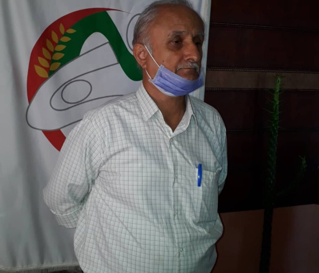 چطور می شود که پدری هشتاد ساله نتواند حتی صدای پسرش را بشنود؟!