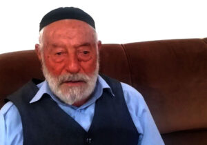 شمس الله نوری به فرزندش حمید رضا: هر چه زودتر دل پدر را شاد کن