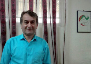 حرمت” بابا” را هم لگدکوب کردند