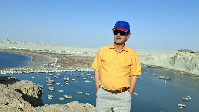 به دور از مناسبات فرقه رجوی، زندگی شادمانه جریان دارد