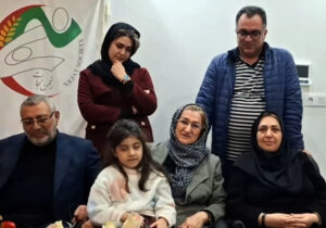پیام تصویری خانواده پورحسن برای اسماعیل پورحسن در کمپ مانز