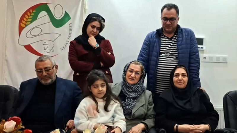 پیام تصویری خانواده پورحسن برای اسماعیل پورحسن در کمپ مانز