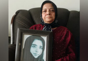 پروانه جان سالهاست چشم به راهت هستم