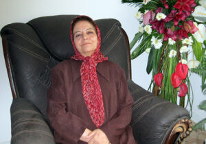 پروانه جان ، چرا اجازه نمی دهند با خانواده هایتان تماس بگیرید؟!