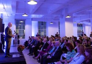 واکنش ها به اظهارات ادی راما در همایشی در نیویورک