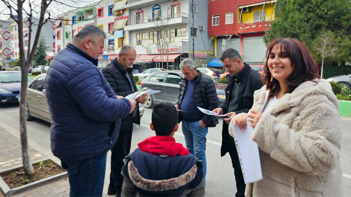 همایش انجمن نجات همراه با اکران مستند در شهرستان فییر در آلبانی 