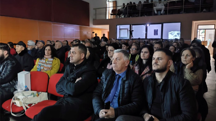 همایش انجمن نجات همراه با اکران مستند در شهرستان فییر در آلبانی 