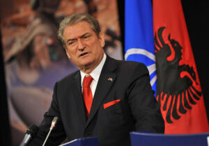 ممنوعیت ورود نخست وزیر سابق آلبانی، حامی مریم رجوی، به آمریکا