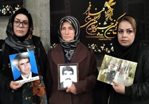 حضور خانواده های زنجانی در مراسم اکران فیلم سرهنگ ثریا