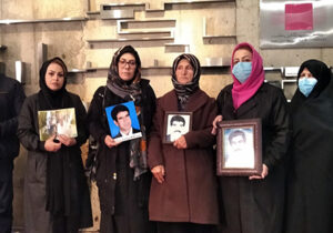 حمایت خانواده های عضو انجمن نجات زنجان از برگزاری دادگاه مجاهدین خلق