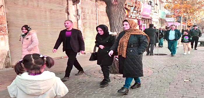 اکران سرهنگ ثریا در زنجان