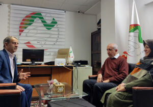 دیدار و گفتگوی مدیر عامل انجمن نجات و مسئول تشکل مادران با اعضای انجمن نجات سمنان