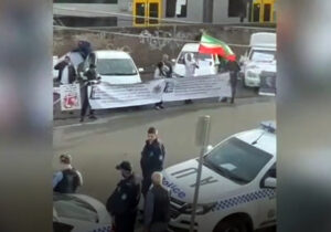 حمله ی وحشیانه عوامل فرقه رجوی به رأی دهندگان در خارج از کشور