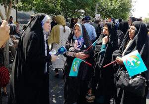 تجمع انجمن نجات مقابل سفارت ترکیه – گفتگو با خانواده های استان مرکزی