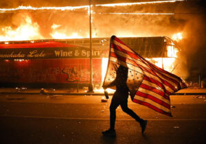 چرایی سکوت رسانه ای «مجاهدین» در برابر بزرگترین ناآرامی نژادی نیم قرن اخیر در آمریکا