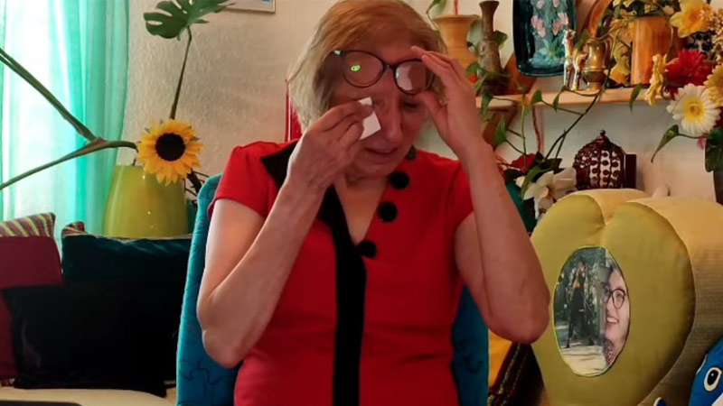 آذر وطن پرست لب به سخن گشود