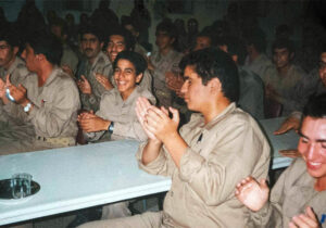 گزارش روزنامه لوموند فرانسه در گفتگو با سه کودک سرباز سابق سازمان مجاهدین