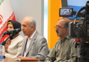 سخنرانی سه تن از اعضای جدا شده فرقه مجاهدین در دانشگاه یــزد