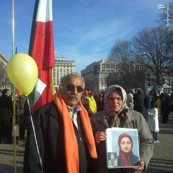 پرویز و انسیه یزدان پناه همراه با تصویر پروانه یزدان پناه