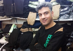 همه خانواده منتظر شنیدن خبر آزادی تو هستند