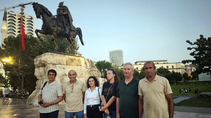 në sheshin qendror të Tiranës u mbajt tubimi “Krenaria Shqiptare”